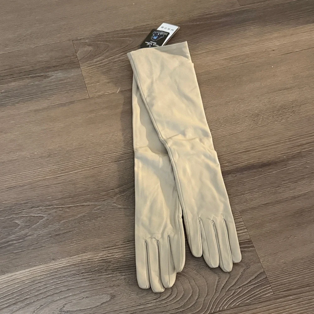 NWT Beige leather elbow length fleece lined gloves
